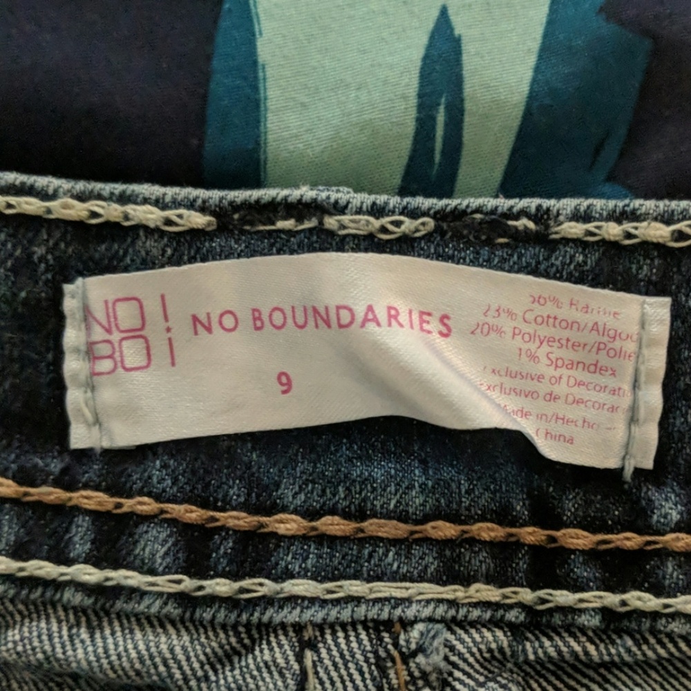 Shorts - Picture 3 of 3